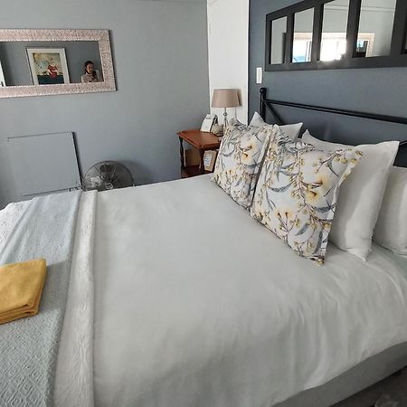 Peony Luxury Room With Wifi And Own Entrance Стелленбос Экстерьер фото
