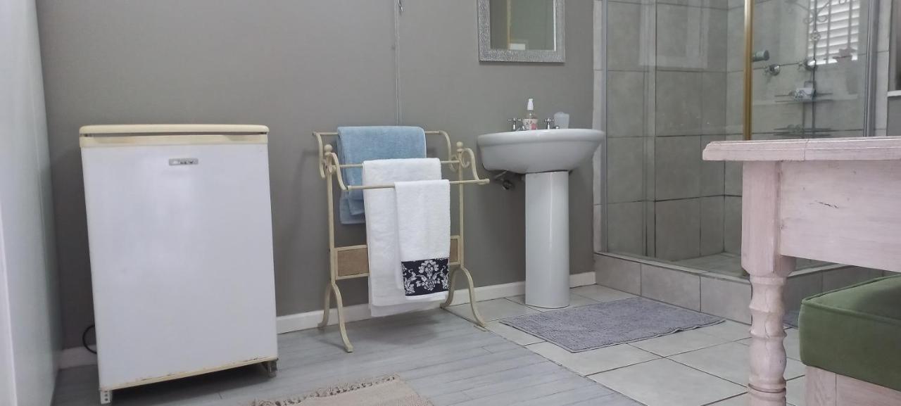 Peony Luxury Room With Wifi And Own Entrance Стелленбос Экстерьер фото